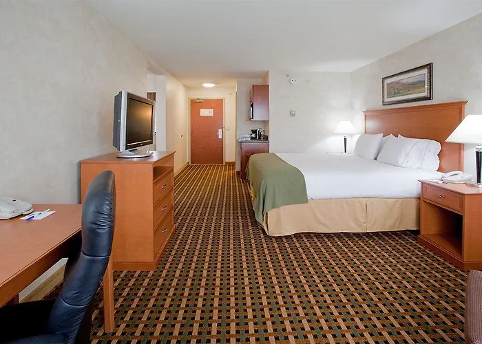 Express By Ihg Hotel 3*
