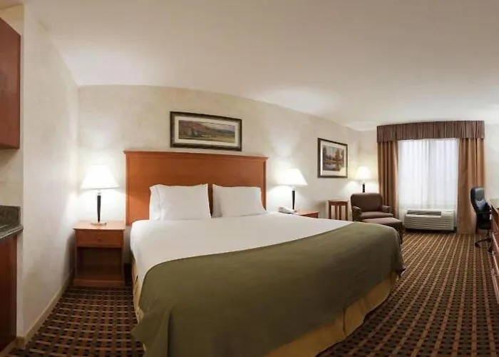 Hotel Express By Ihg Rawlins