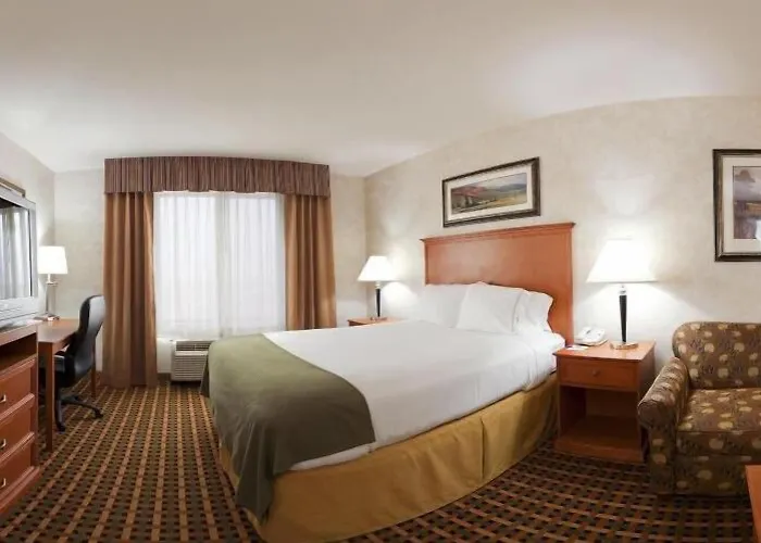 Express By Ihg Hotel 3*