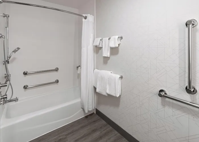 Express By Ihg Hotel